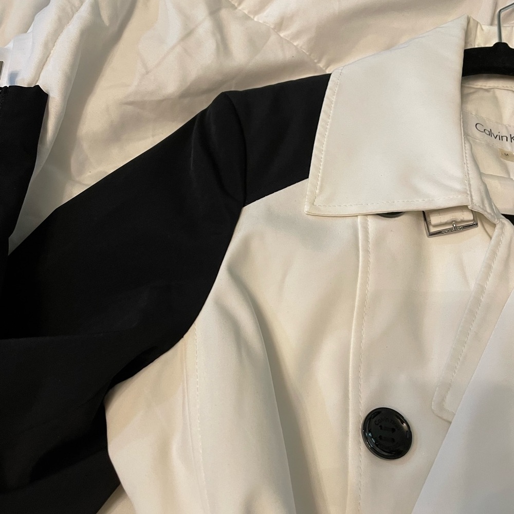 Calvin Klein trench coat - Picture 2 of 6